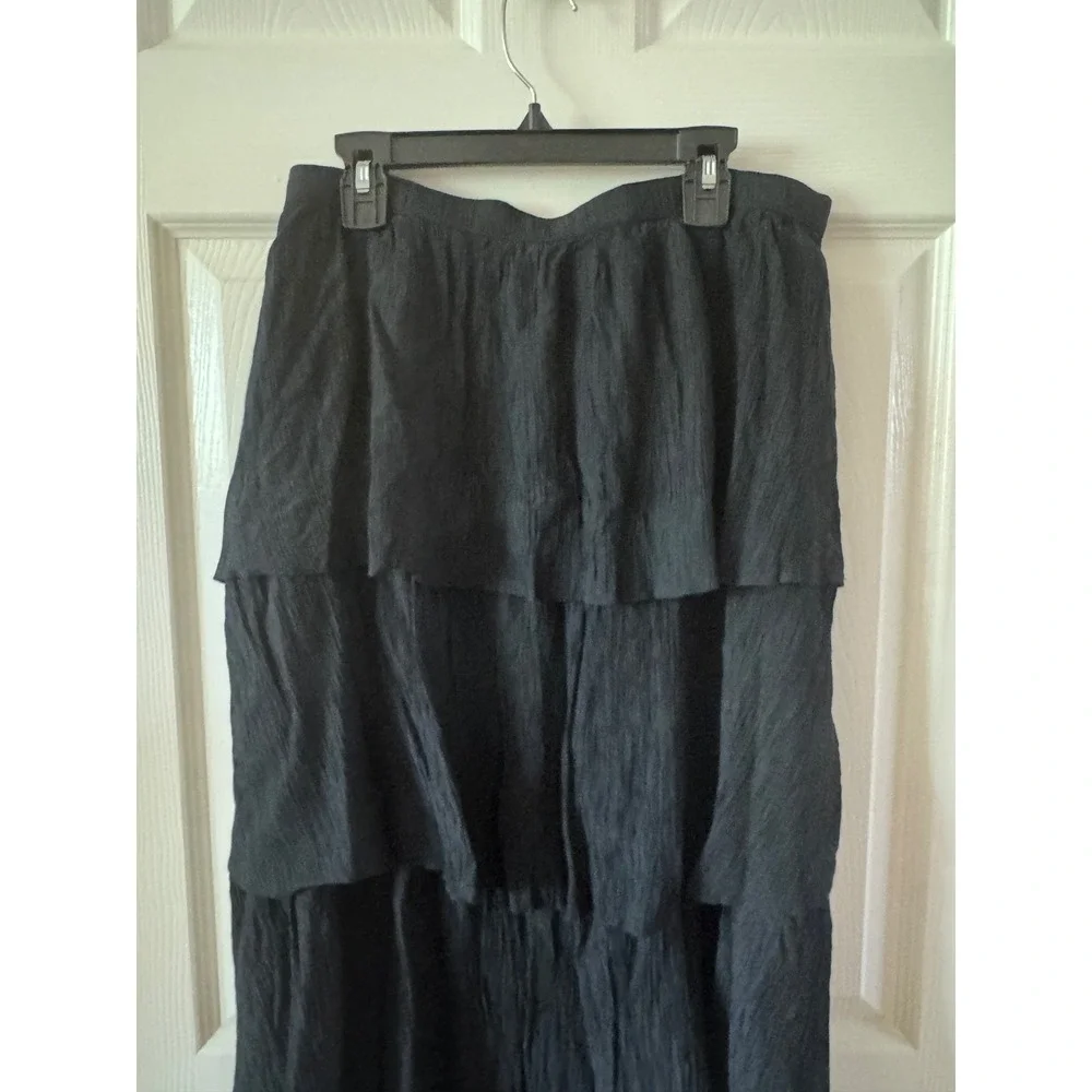Abercrombie & Fitch‎ Maxi Skirt Women Size Medium Petite Black Tiered Crinkle